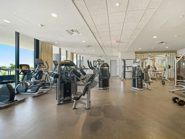 5300 Paseo Blvd # 2101, Doral FL 33166