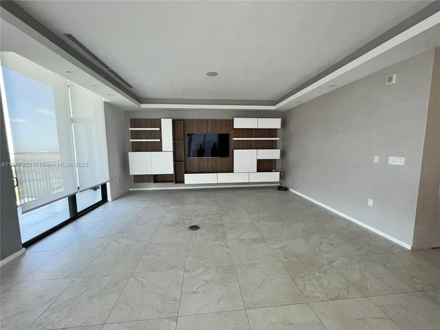 5300 Paseo Blvd # 2101, Doral FL 33166