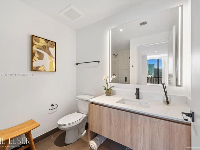 398 NE 5 # 2517, Miami FL 33132