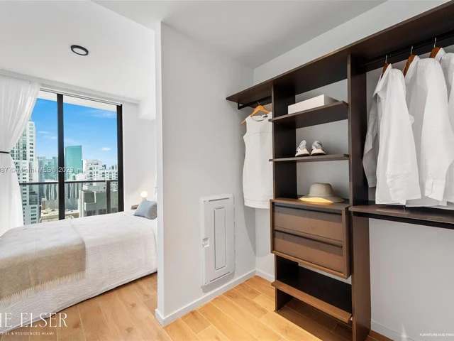 398 NE 5 # 2517, Miami FL 33132