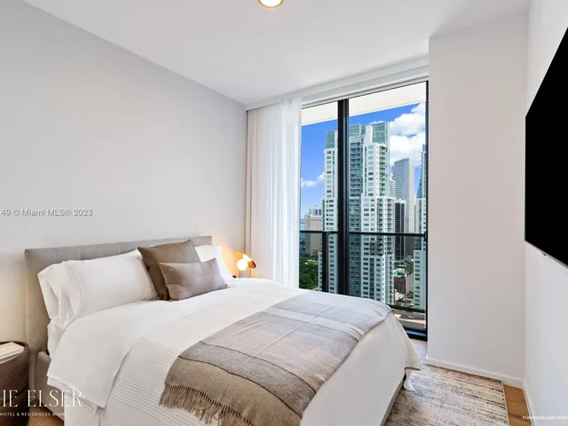 398 NE 5 # 2818, Miami FL 33132