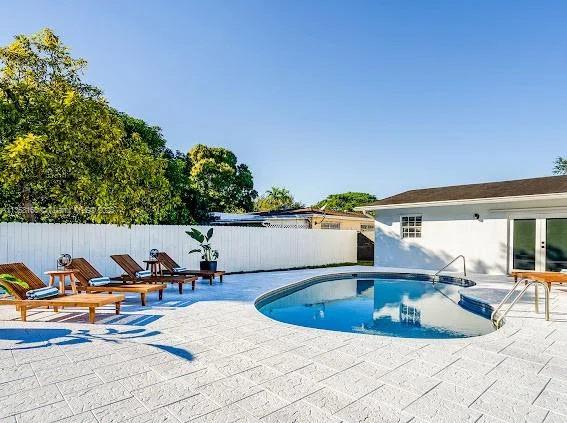 1720 NE 157th Ter, North Miami Beach FL 33162