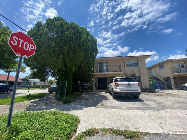 900 SW 25th Ave # 2, Miami FL 33135