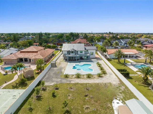 2821 SW 130th Ave, Miami FL 33175