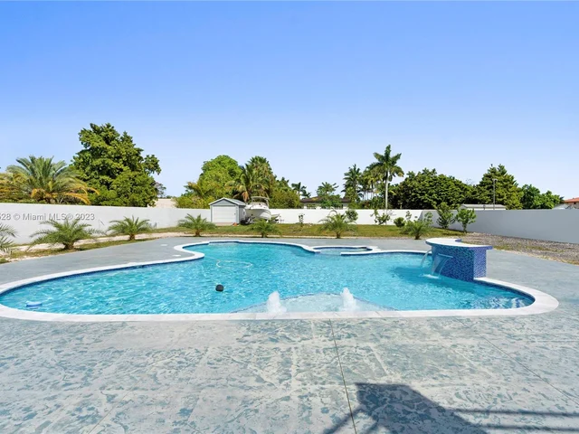 2821 SW 130th Ave, Miami FL 33175