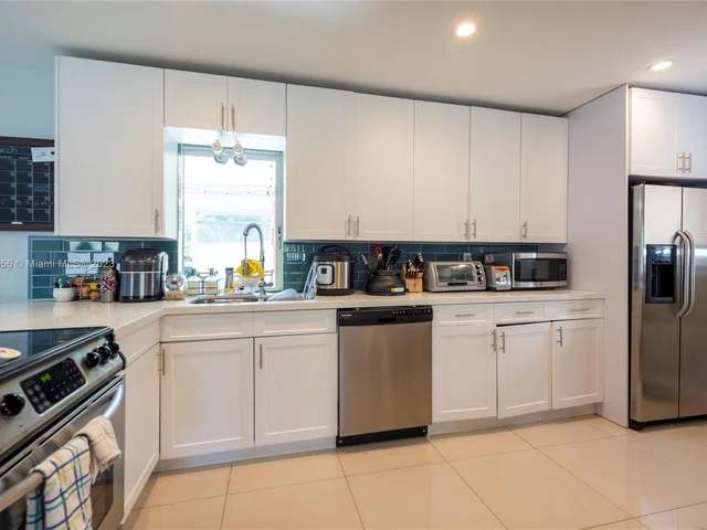 1224 Johnson St, Hollywood FL 33019