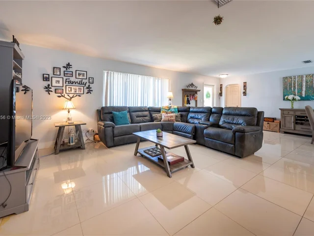 1224 Johnson St, Hollywood FL 33019