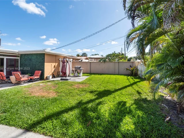 1224 Johnson St, Hollywood FL 33019