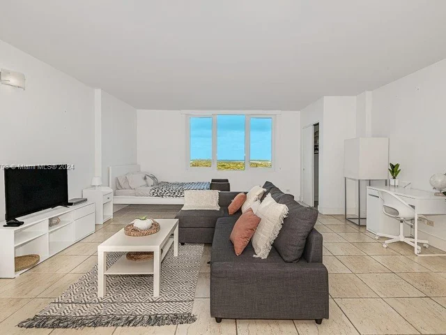 2301 Collins Ave # 1527, Miami Beach FL 33139