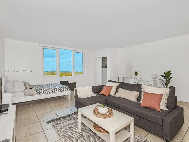 2301 Collins Ave # 1527, Miami Beach FL 33139