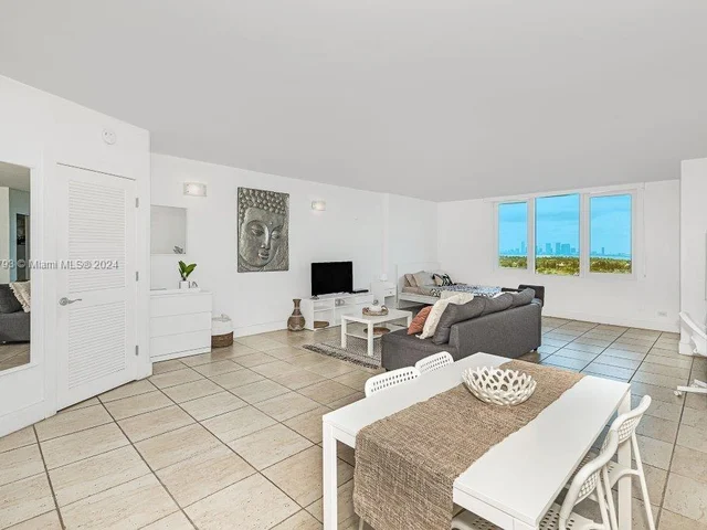 2301 Collins Ave # 1527, Miami Beach FL 33139