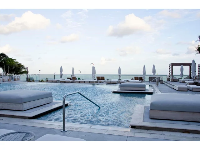 2301 Collins Ave # 1527, Miami Beach FL 33139