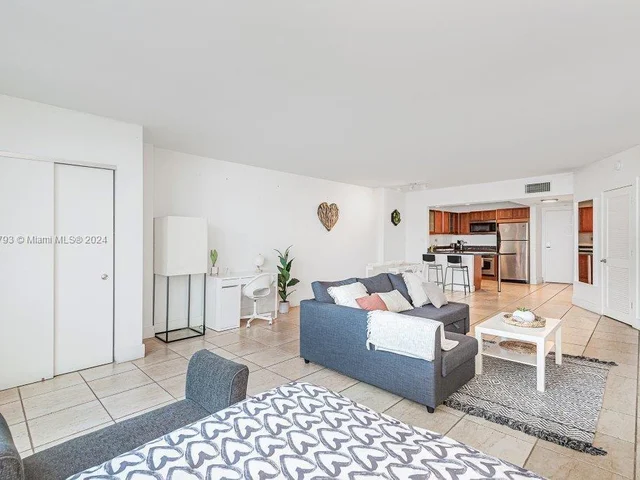 2301 Collins Ave # 1527, Miami Beach FL 33139