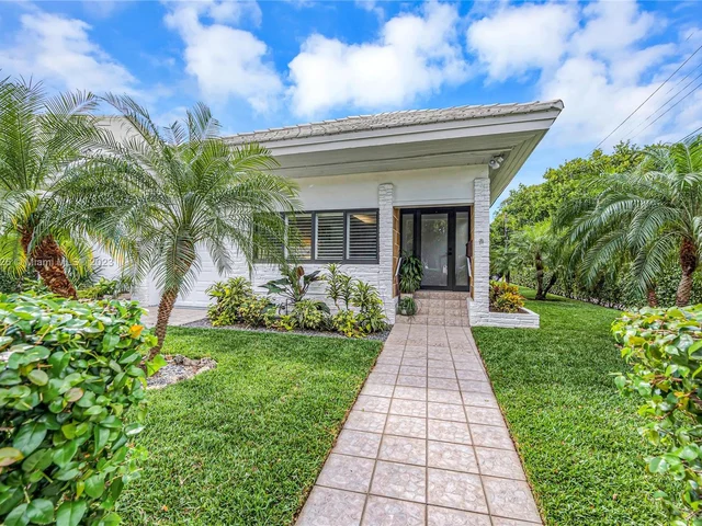 2101 SW 13th Ave, Miami FL 33145