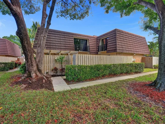 1204 12th Lane, Palm Beach Gardens FL 33418