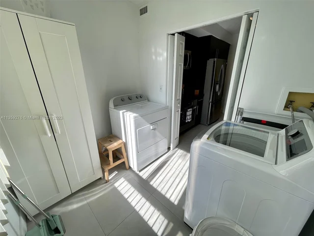 101 Crandon Blvd # 380, Key Biscayne FL 33149