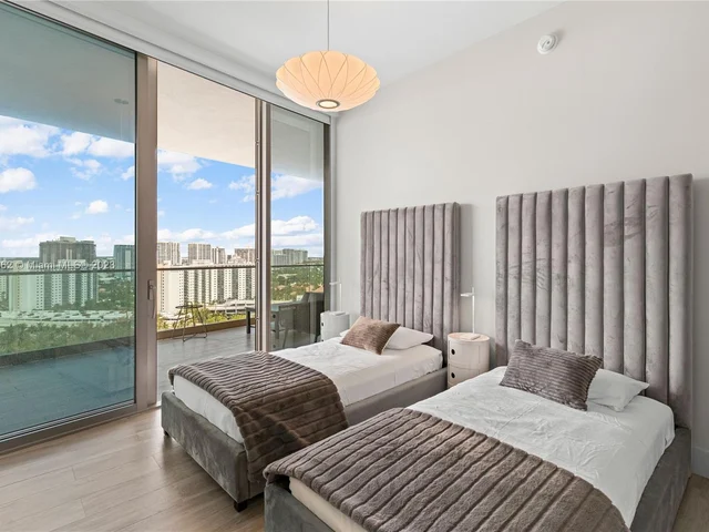 18975 Collins Ave # 1605, Sunny Isles Beach FL 33160