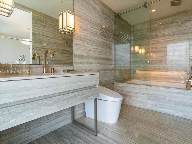 18975 Collins Ave # 1605, Sunny Isles Beach FL 33160