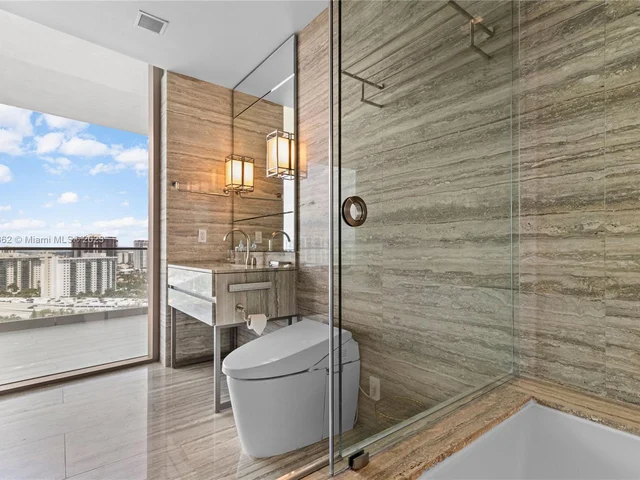 18975 Collins Ave # 1605, Sunny Isles Beach FL 33160