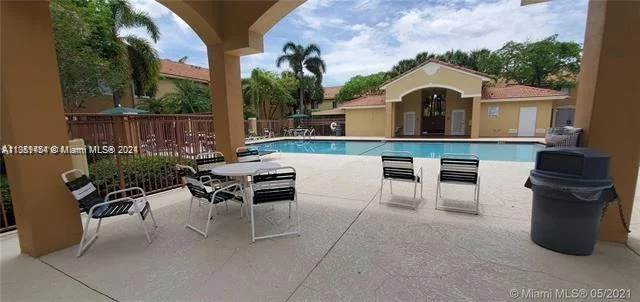 7830 NW 6th St # 201, Pembroke Pines FL 33024