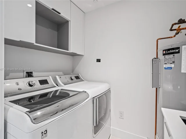 650 NE 32nd St, Miami FL 33137