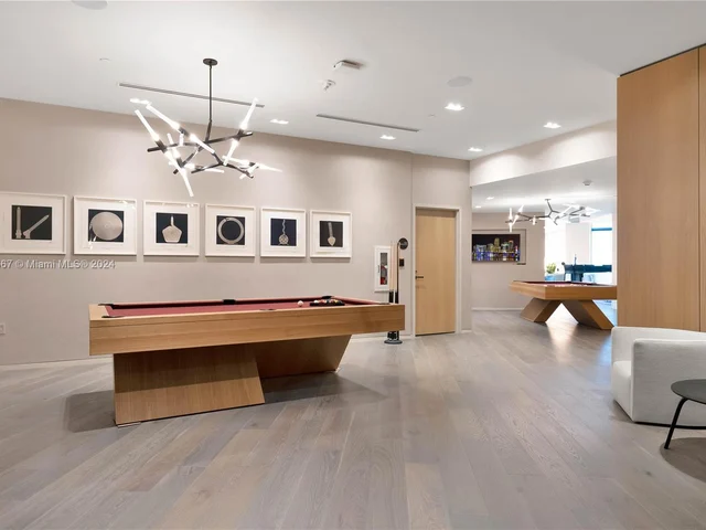 650 NE 32nd St, Miami FL 33137