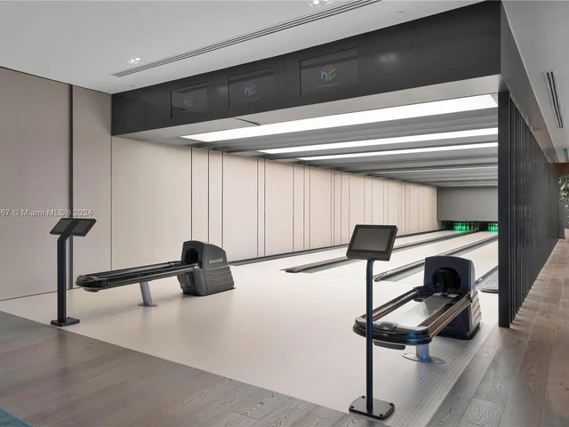 650 NE 32nd St, Miami FL 33137