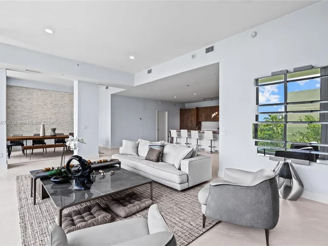 650 NE 32nd St, Miami FL 33137