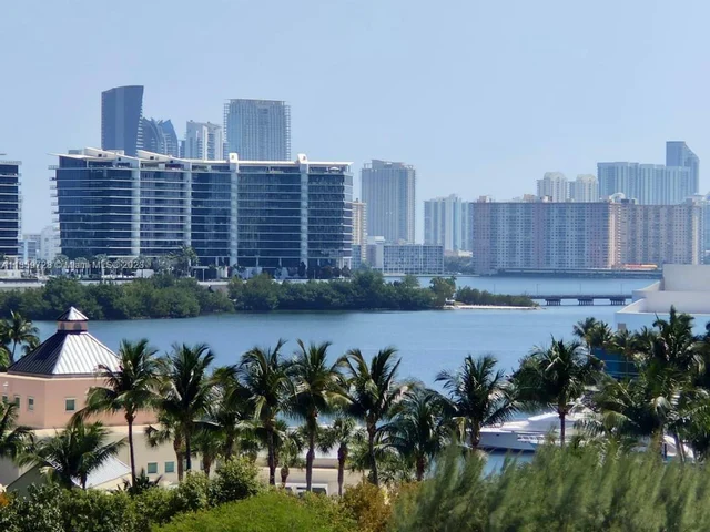 3300 NE 191st St # 915, Aventura FL 33180