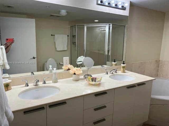 16699 Collins Ave # 1606, Sunny Isles Beach FL 33160