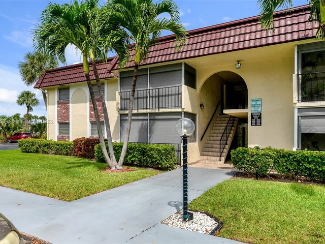 22805 SW 66th Ave # 106, Boca Raton FL 33428