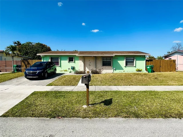 15105 SW 305th Ter, Homestead FL 33033