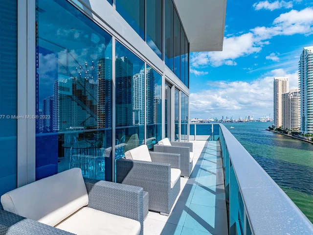 200 Biscayne Boulevard Way # 909, Miami FL 33131