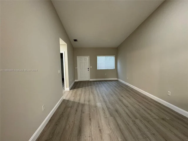 7940 NW 6th St # 203, Pembroke Pines FL 33024