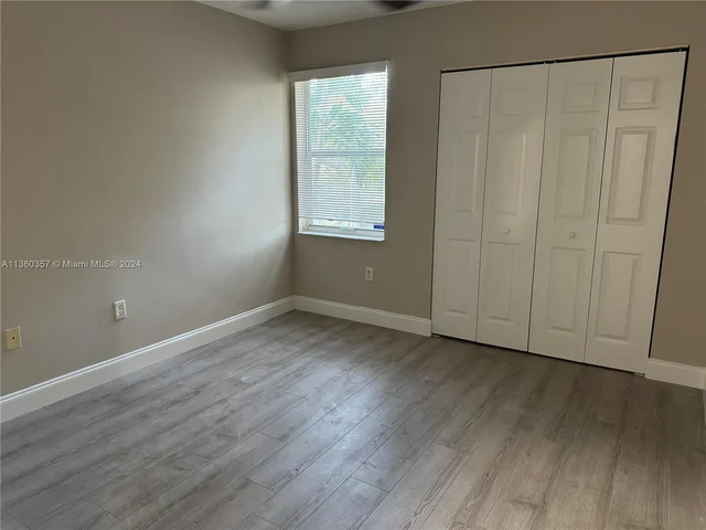 7940 NW 6th St # 203, Pembroke Pines FL 33024