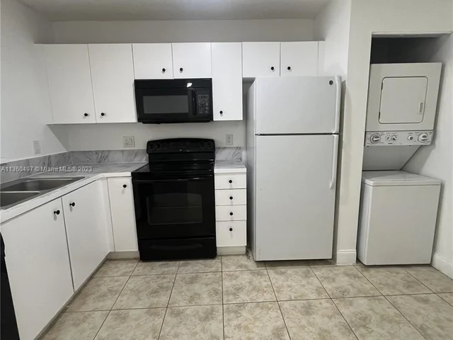 2421 NW 56th Ave # 103, Lauderhill FL 33313