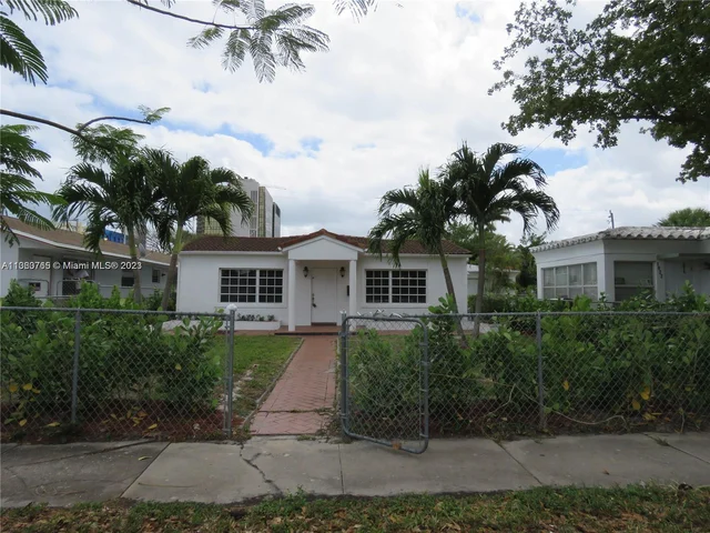 1912 Taylor St, Hollywood FL 33020