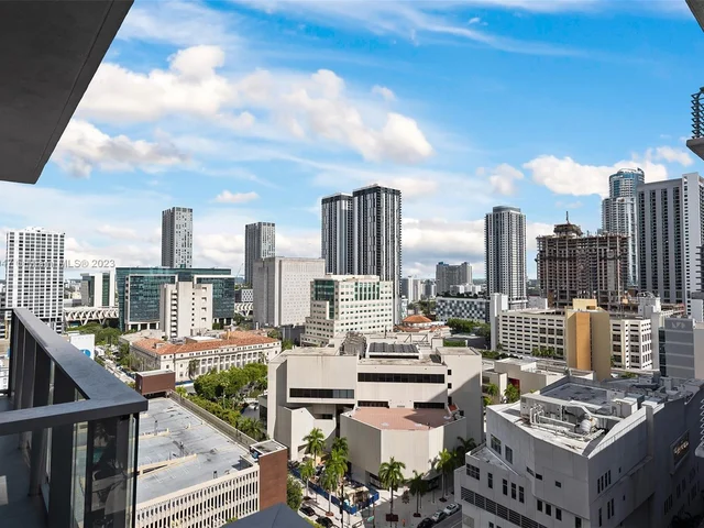 227 NE 2nd St # 2007, Miami FL 33132