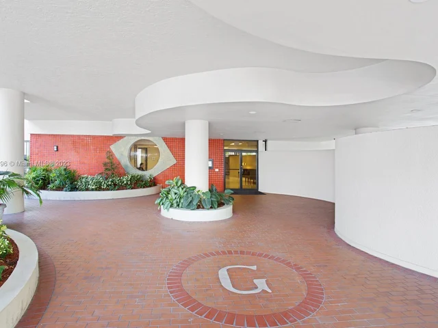 1621 Collins Ave # 703, Miami Beach FL 33139