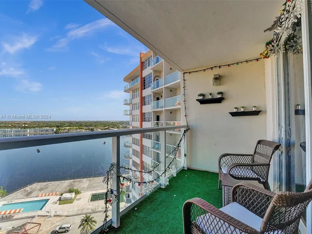 1351 NE Miami Gardens Dr # 1524E, Miami FL 33179