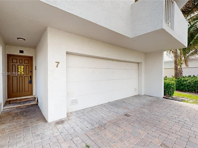 1223 Hillsboro Mile # 7, Hillsboro Beach FL 33062