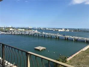 555 NE 15th St # 18H, Miami FL 33132