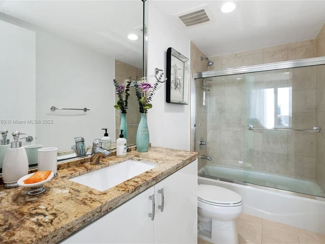 1830 S Ocean Dr # 3904, Hallandale Beach FL 33009