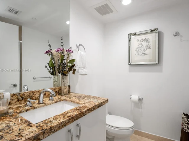 1830 S Ocean Dr # 3904, Hallandale Beach FL 33009