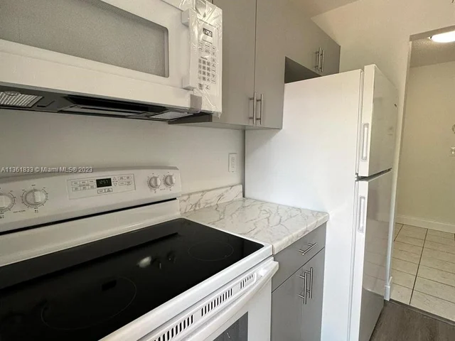 1830 Cleveland St # 3, Hollywood FL 33020