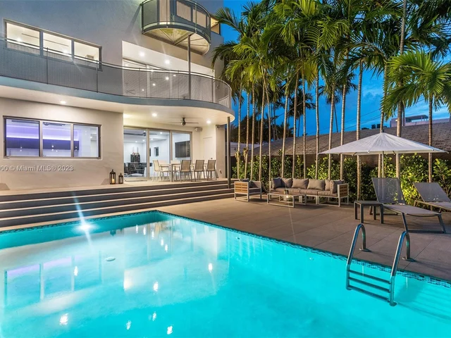 1785 Fairhaven Pl, Miami FL 33133