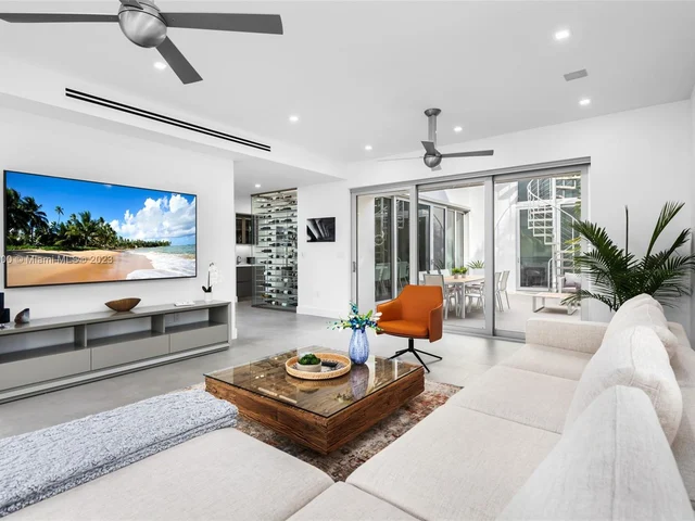 1785 Fairhaven Pl, Miami FL 33133