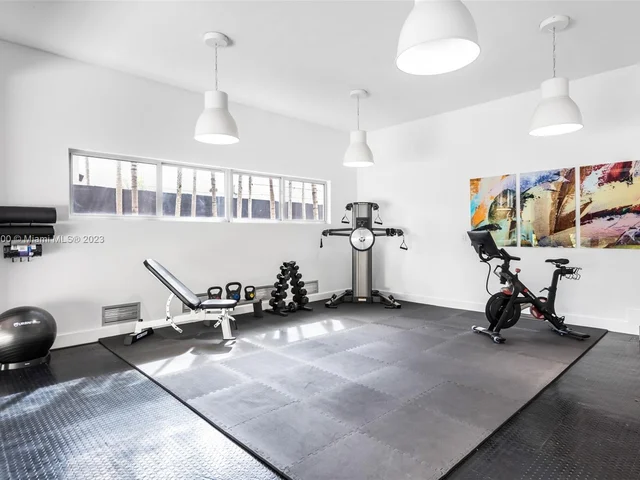 1785 Fairhaven Pl, Miami FL 33133