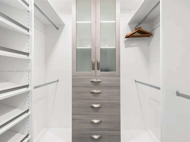 1785 Fairhaven Pl, Miami FL 33133