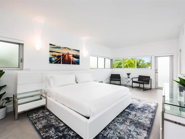 1785 Fairhaven Pl, Miami FL 33133